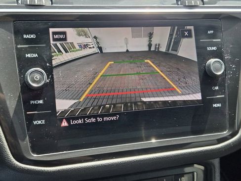 Used 2019 Volkswagen Tiguan SE w/ Panoramic Sunroof Package image 23