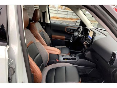 Used 2024 Ford Bronco Sport Outer Banks w/ Tech Package image 8