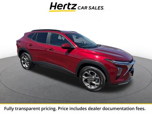 Used 2025 Chevrolet Trax LT FWD image 1