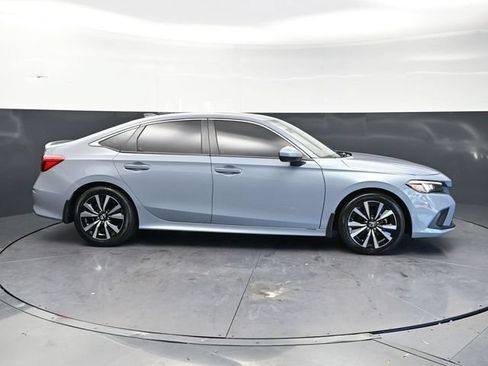 Used 2023 Honda Civic EX image 4