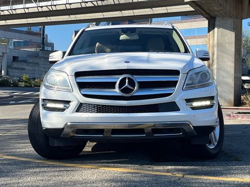 Used 2014 Mercedes-Benz GL 450 4MATIC image 4