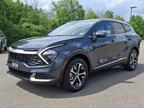 Used 2023 Kia Sportage EX AWD/4WD image 3