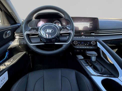New 2026 Hyundai Elantra Limited FWD image 9