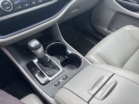 Used 2015 Toyota Highlander Limited Platinum image 25