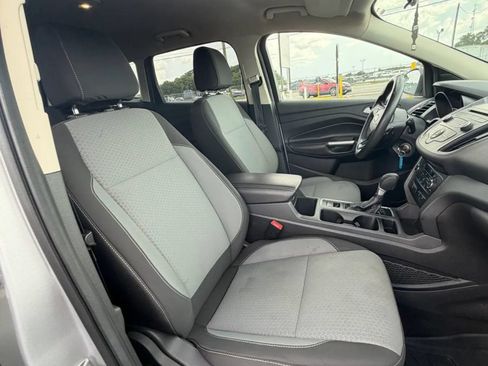 Used 2017 Ford Escape SE FWD image 11