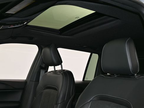 New 2025 Jeep Grand Cherokee Altitude RWD image 11