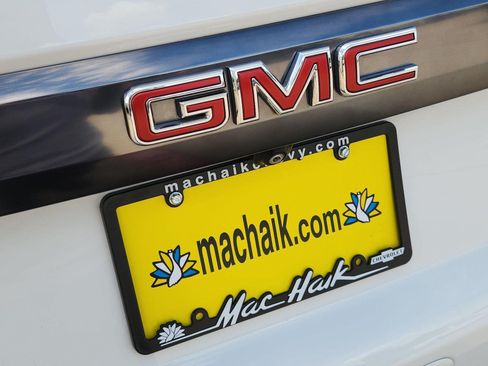Used 2024 GMC Yukon AT4 w/ Technology Package AWD/4WD image 31