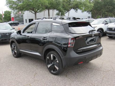 New 2026 Nissan Kicks SR w/ Cold Weather Package FWD image 6