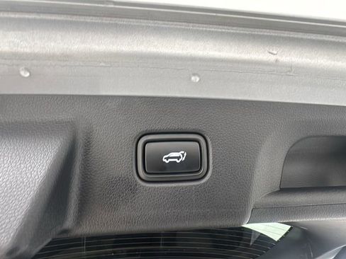 Used 2024 Hyundai Palisade Limited image 17