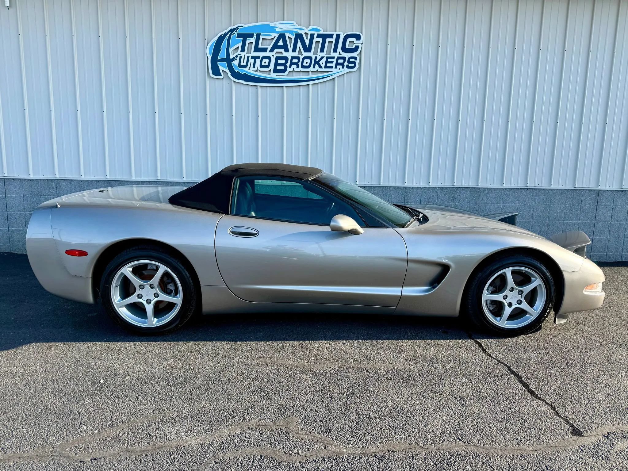 Used 2001 Chevrolet Corvette Convertible w/ Preferred Equipment Group2 RWD image 5