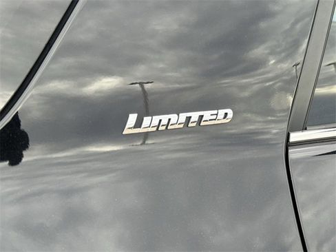 Used 2018 Toyota 4Runner Limited image 8
