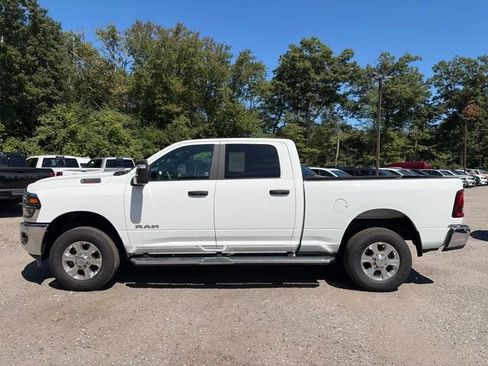 Used 2025 RAM 2500 Big Horn AWD/4WD image 3