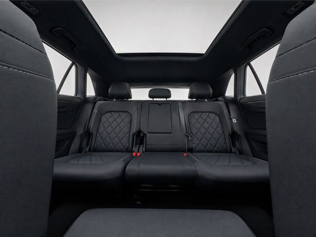 Certified 2024 Volkswagen Atlas Cross Sport SEL Premium R-Line AWD/4WD image 27