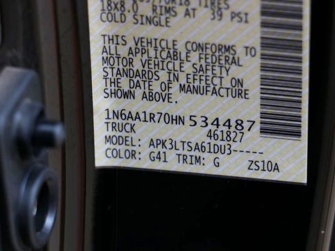 Used 2017 Nissan Titan SV RWD image 25
