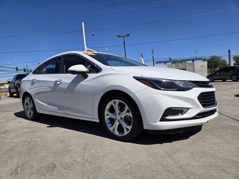 Used 2016 Chevrolet Cruze Premier image 3