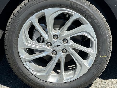 New 2027 Chevrolet Bolt LT w/ Comfort Package image 32