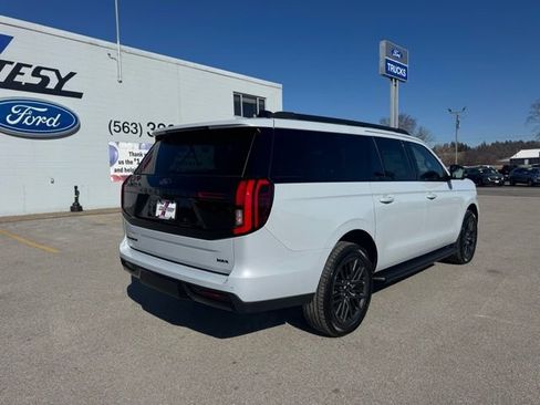 New 2026 Ford Expedition Max Platinum w/ Stealth Appearance Package AWD/4WD image 5