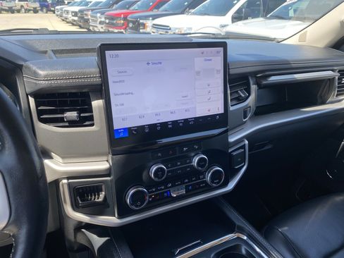 Used 2024 Ford Expedition XLT AWD/4WD image 22