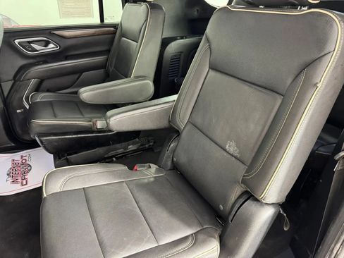 Used 2023 Chevrolet Suburban Premier AWD/4WD image 35