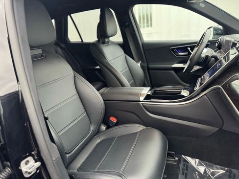Used 2023 Mercedes-Benz GLC 300 4MATIC image 19
