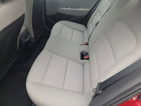 Used 2020 Hyundai Elantra SE image 18