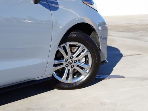 Used 2023 Toyota Sienna XSE image 8