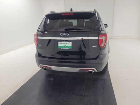 Used 2017 Ford Explorer XLT w/ Equipment Group 202A AWD/4WD image 7