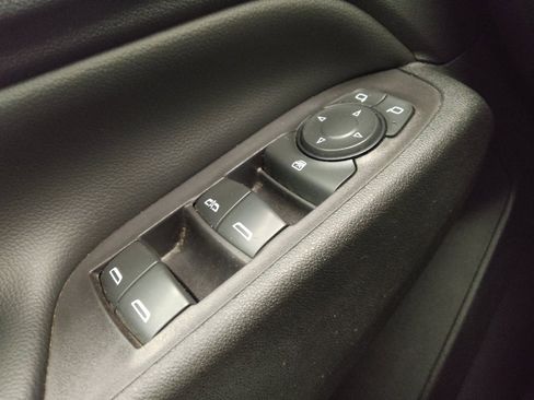 Used 2020 Chevrolet Equinox LT FWD image 27