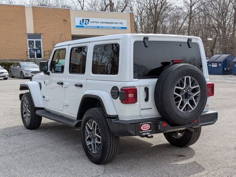 Certified 2025 Jeep Wrangler Unlimited Sahara w/ Safety Group AWD/4WD image 8