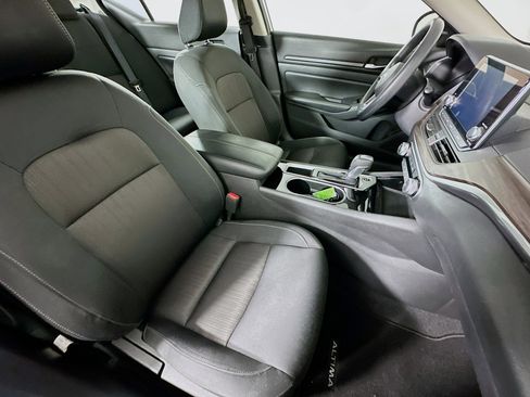 Used 2024 Nissan Altima 2.5 SV image 28