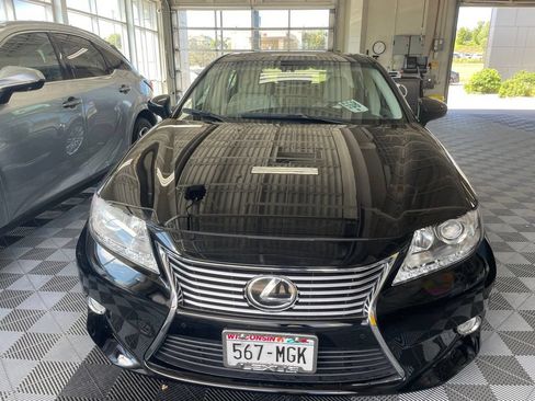 Used 2013 Lexus ES 350 w/ Luxury Pkg FWD image 2