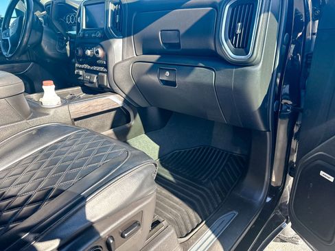 Certified 2021 Chevrolet Silverado 2500 LTZ w/ LTZ Plus Package image 10