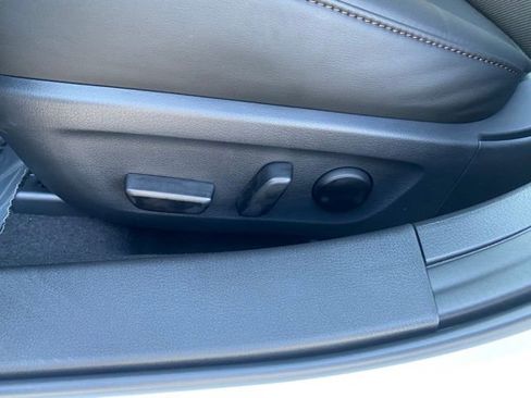 Used 2025 MAZDA MAZDA3 2.5 S Hatchback w/ Appearance Package image 17