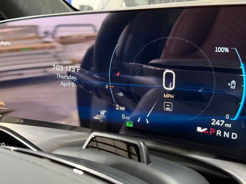 New 2026 Cadillac Vistiq Platinum AWD/4WD image 17