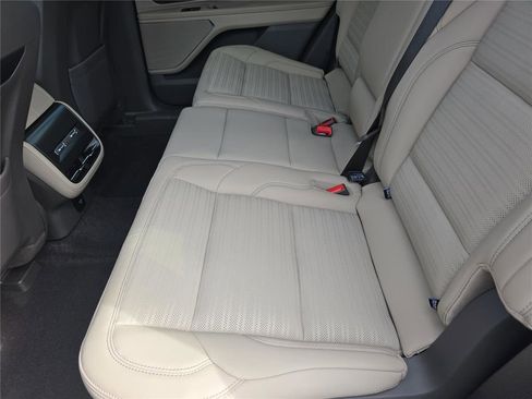 New 2025 Lincoln Nautilus Reserve image 14