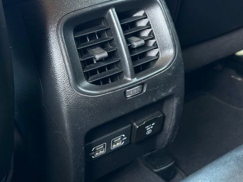 Used 2023 Jeep Cherokee Altitude Lux AWD/4WD image 14