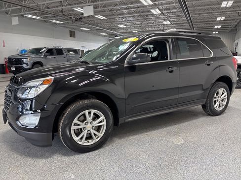 Used 2017 Chevrolet Equinox LT w/ Convenience Package image 3