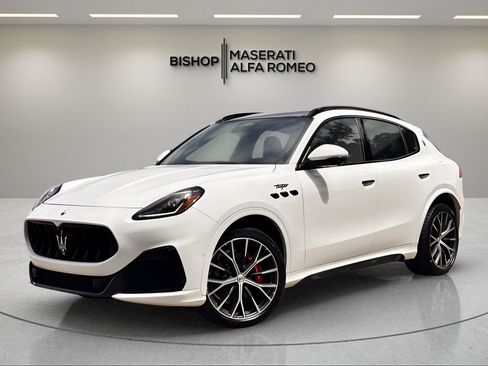 Used 2024 Maserati Grecale Trofeo AWD/4WD image 3