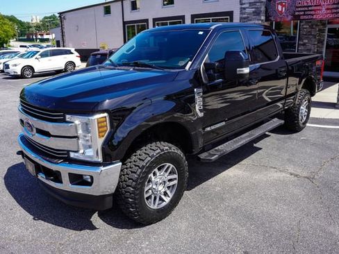 Used 2018 Ford F250 Lariat w/ Lariat Value Package AWD/4WD image 3