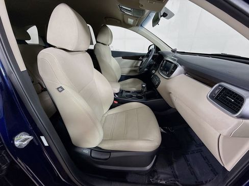 Used 2020 Kia Sorento LX image 34