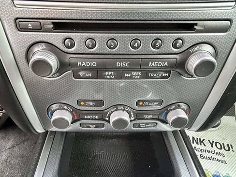 Used 2019 Nissan Pathfinder SL AWD/4WD image 20