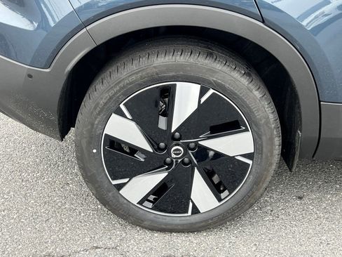 New 2026 Volvo EX40 Plus w/ Protection Package Premier image 6