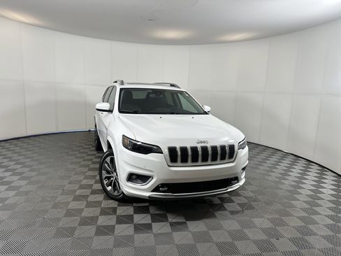Used 2019 Jeep Cherokee Overland w/ Technology Group image 1