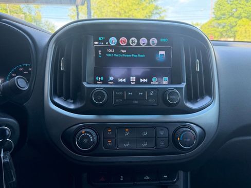 Used 2018 Chevrolet Colorado LT w/ LT Convenience Package image 11