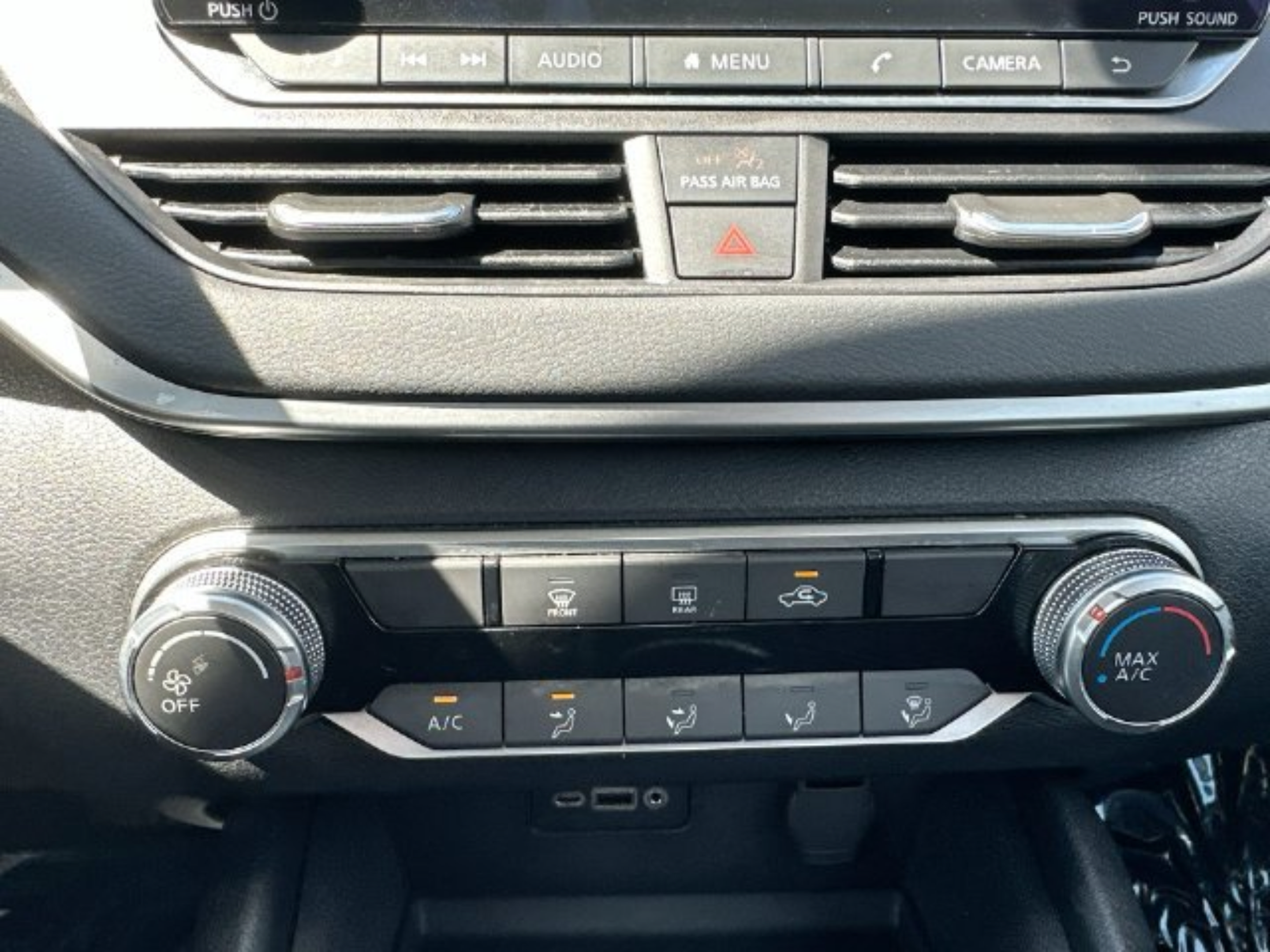 Used 2022 Nissan Altima 2.5 SV AWD/4WD image 16