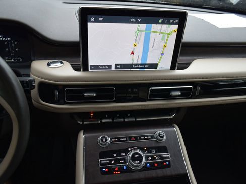 Used 2023 Lincoln Aviator Reserve w/ Equipment Group 201A AWD/4WD image 25