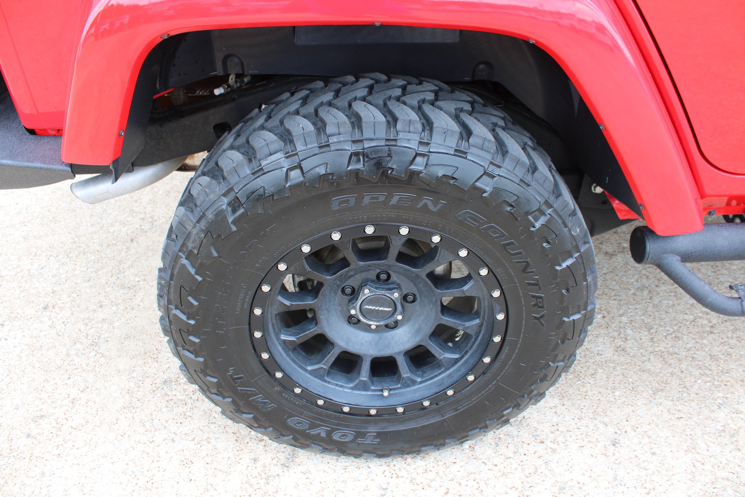 Used 2015 Jeep Wrangler Unlimited Rubicon w/ Connectivity Group AWD/4WD image 19