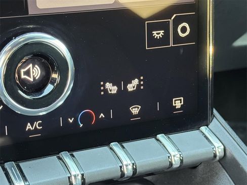 Used 2025 GMC Terrain Elevation image 18