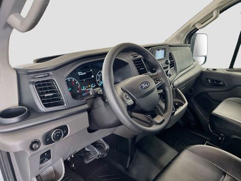 Used 2025 Ford Transit 150 Low Roof RWD image 9