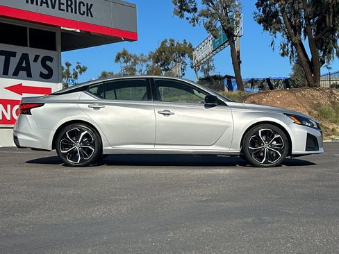 Used 2024 Nissan Altima 2.5 SR image 6